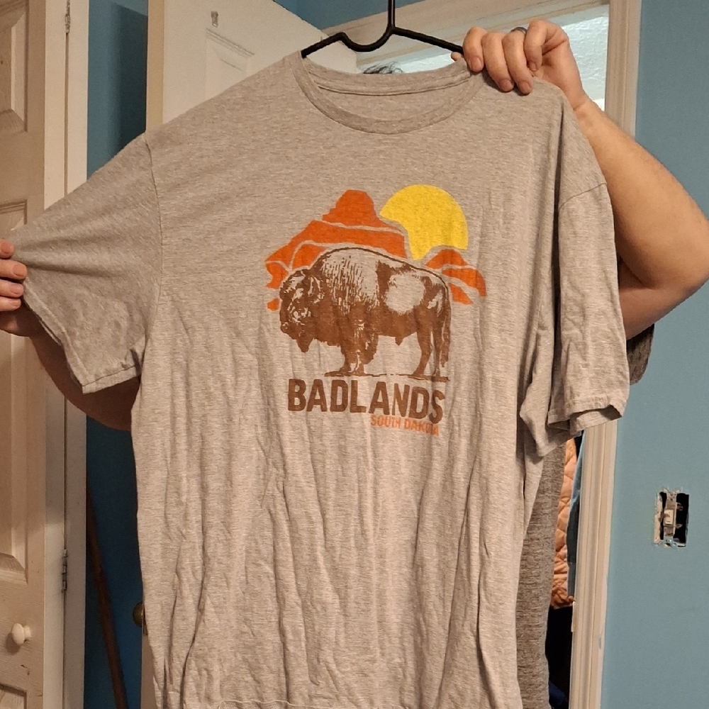 Tee Luv Gray Graphic T-Shirt